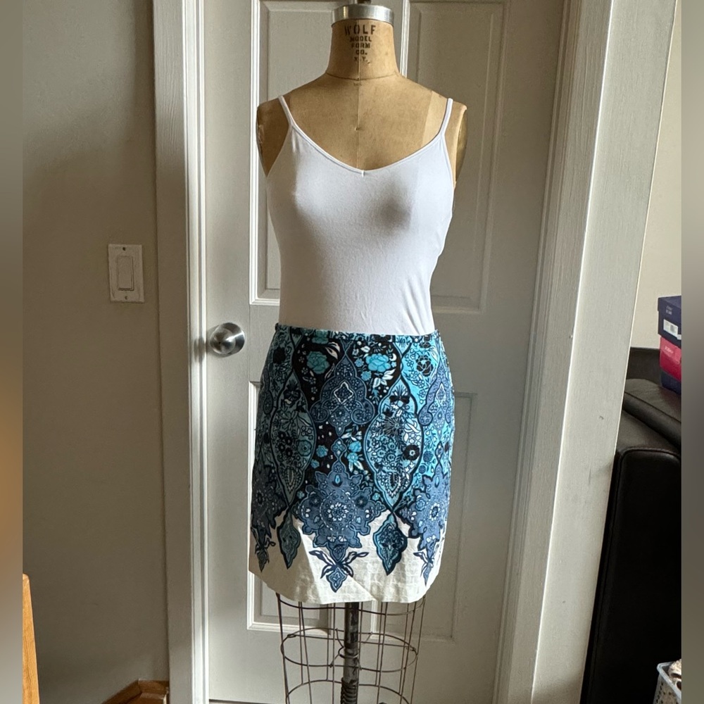 OUTFIT.  Ann Taylor skirt and Gap Shelf bra top.